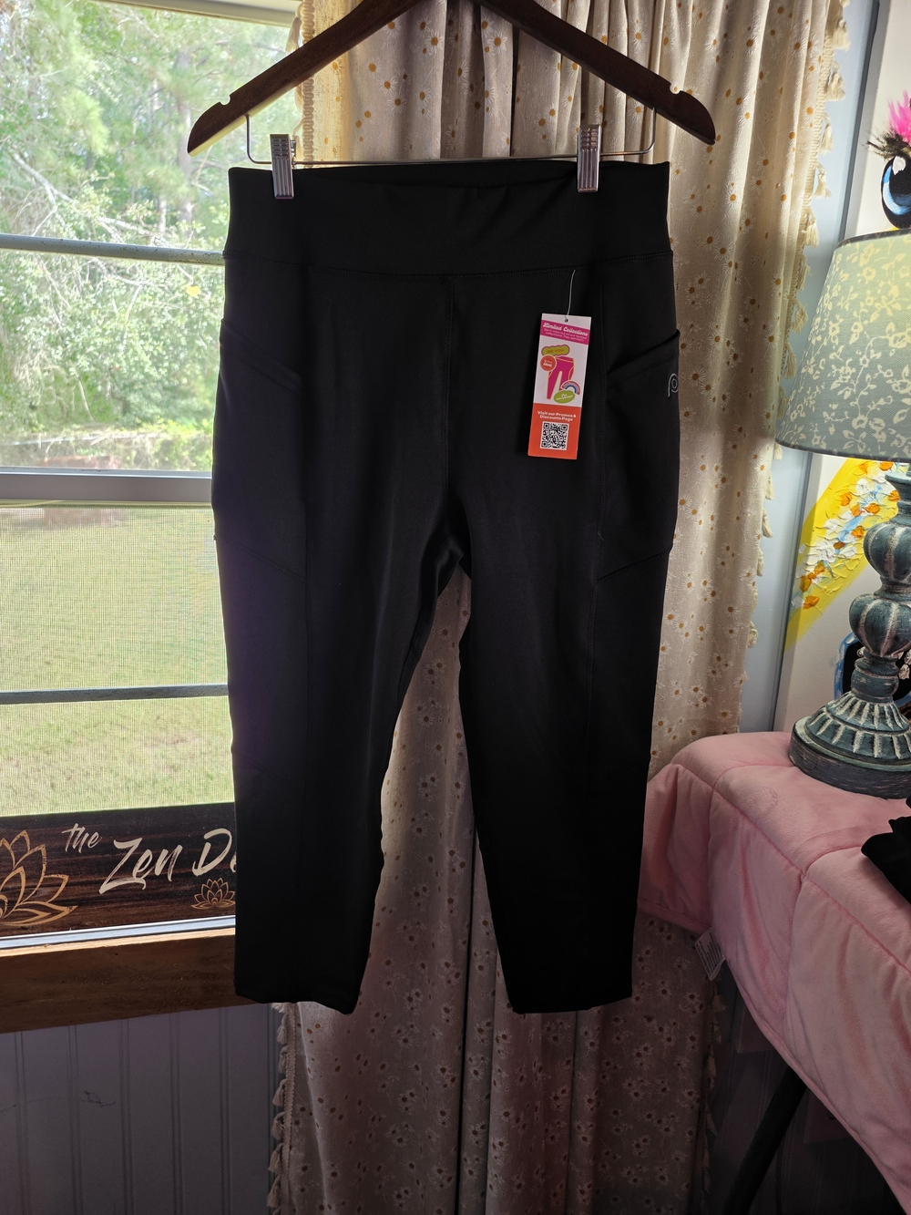 POP Fit Black Capri Leggings XL High Rise Side Pockets NWT